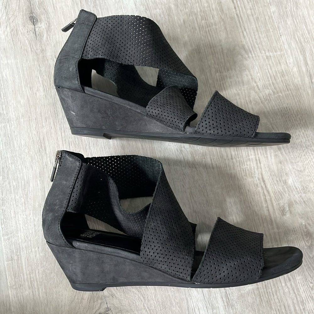 Eileen Fisher Kes‎ 2 Sandals Perforated Nubuck Cross Strap Wedge Women’s 8 Black - Picture 5 of 11